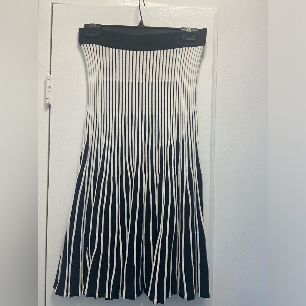 Black and White Striped Knit Skirt